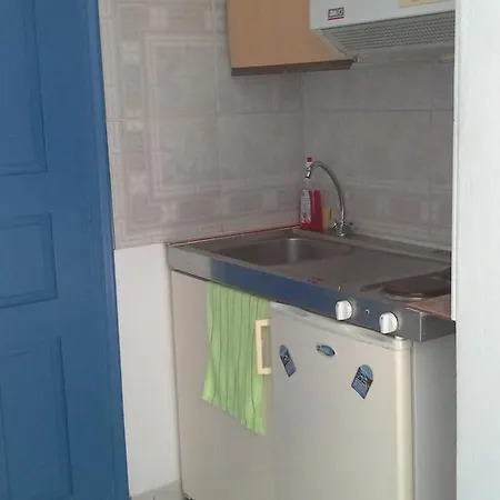 Studios Apartments Perivolos شقة فندقية 3*