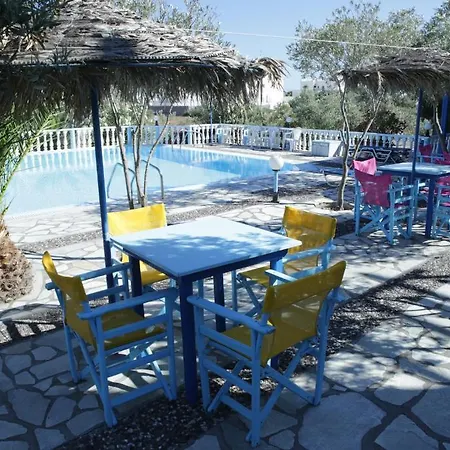 Studios Apartments Perivolos 3* بيريفولّوس