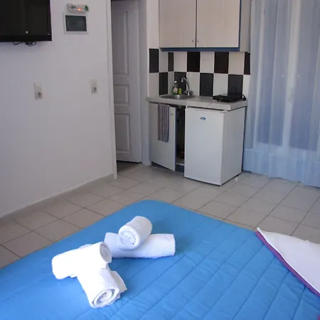 Studios Apartments Perivolos بيريفولّوس