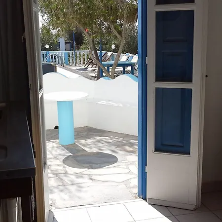 Studios Apartments Perivolos 3* Perivolos (Santorini)