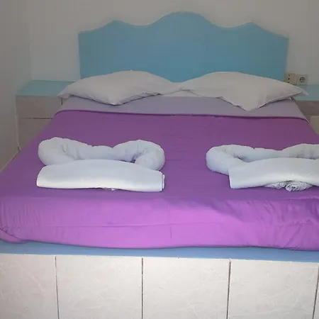 Studios Apartments Perivolos