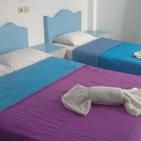 Studios Apartments Perivolos Aparthotel