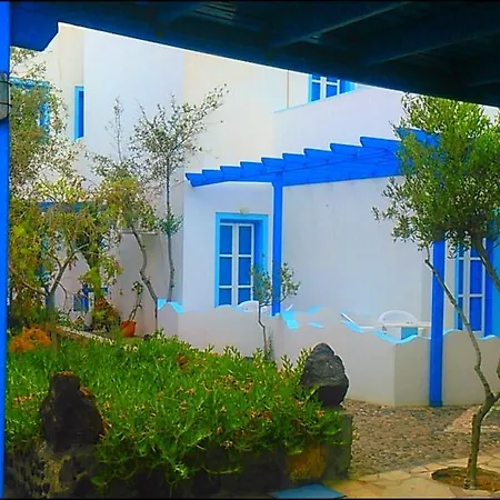 Studios Apartments Perivolos